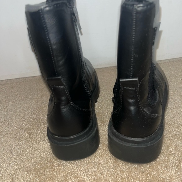 Zara kids never worn boots - Picture 2 of 6